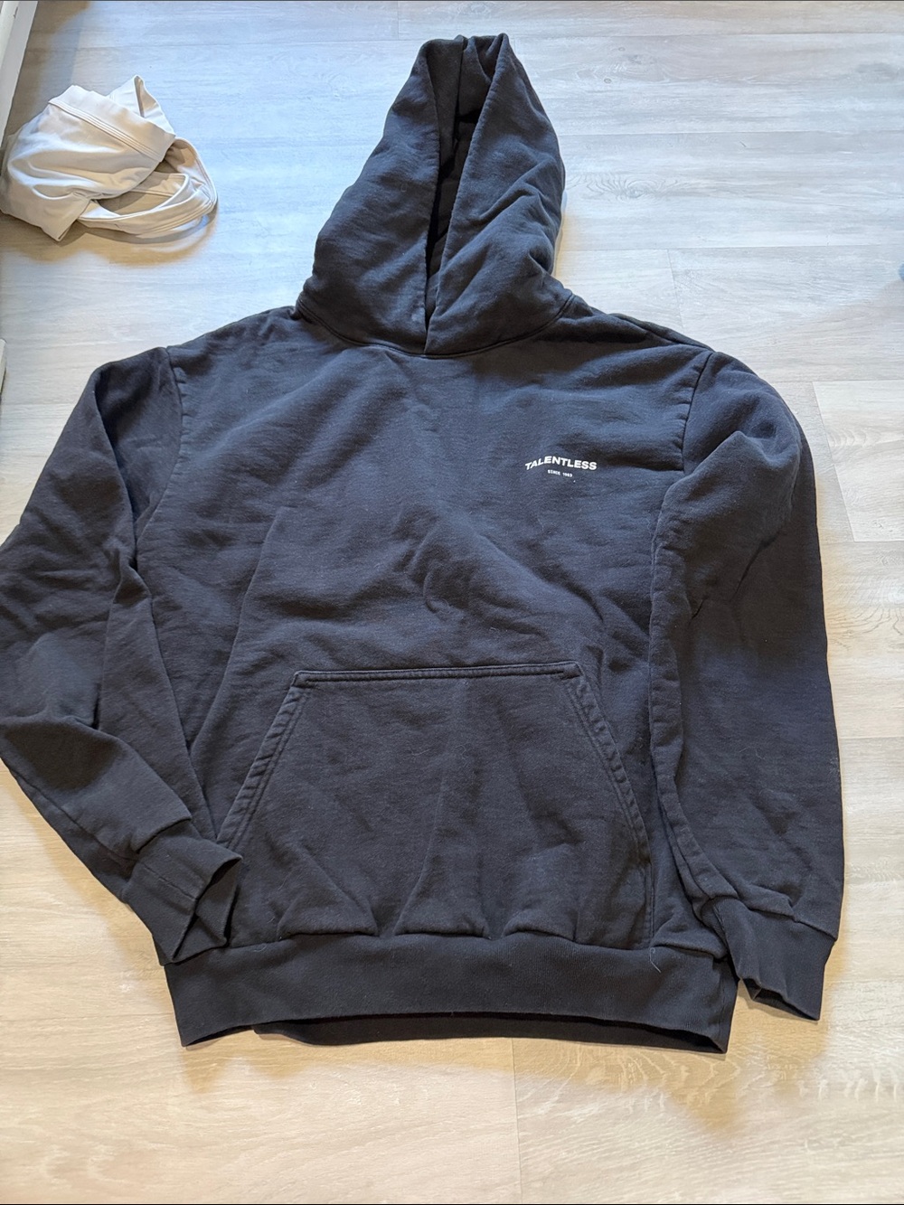 TALENTLESS Black Pullover Hoodie with Small Chest Logo size large
